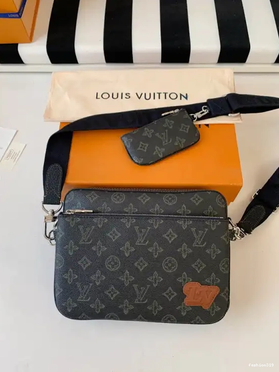 VUITTON LOUIS TRIO MESSENGER 0323